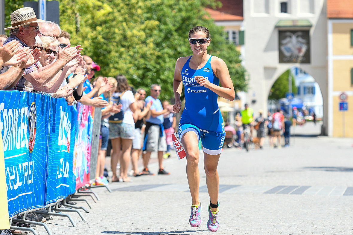 Anna-Lena Pohl: Die Siegerin auf der Olympischen Distanz beim Stadtriathlon Erding 2017