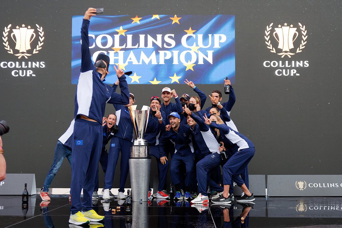 Ein Bild für die Triathlon-Geschichtsbücher: Das Team Europe gewinnt den ersten Collins Cup ...