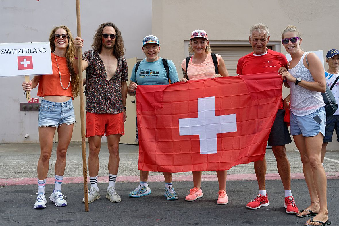 Die erste Vorhut der Schweizer Triathletinnen und Triathleten, die diesmal mit über 100 Teilnehmern dabei sind