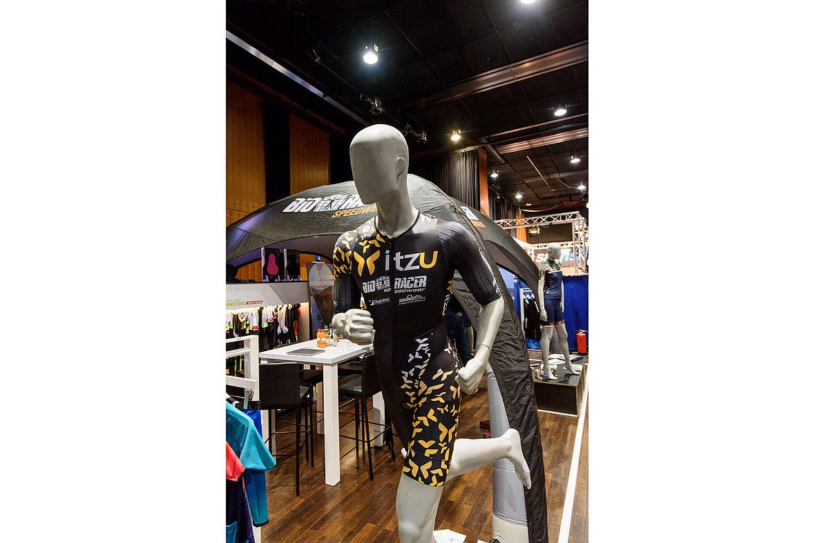 Der maßgefertigte Bioracer Trisuit des itzu Triathlonteams