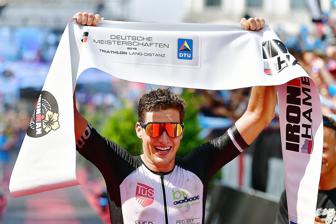 Paul Schuster wird Dritter beim Ironman Hamburg und holt sich den Langdistanz DM-Titel