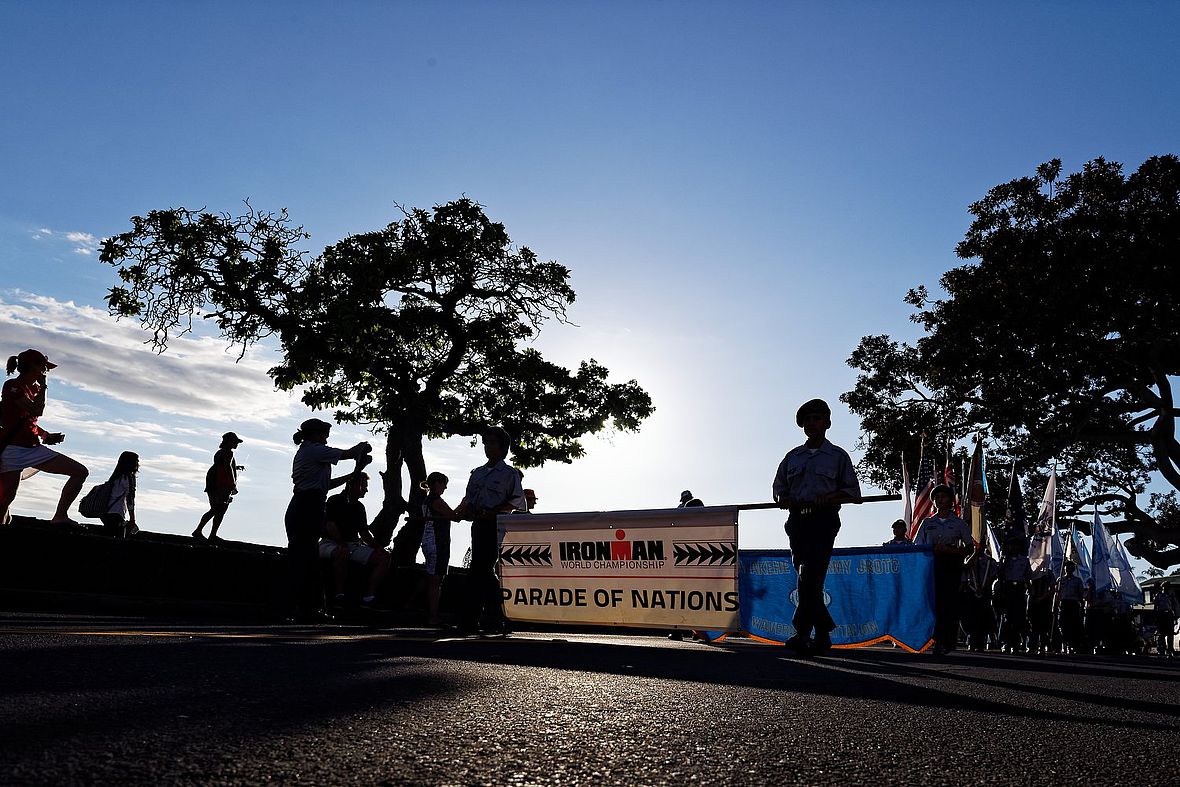 Kona Raceweek Tuesday: Die Nationenparade rollt an ...