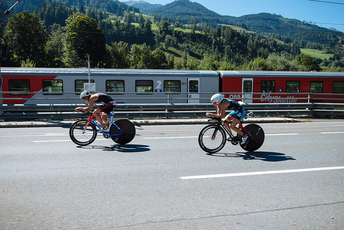 Der Zug ist abgefahren: Svenja Bazlen (links vorne) konnte nicht an der Spitze mitfahren.