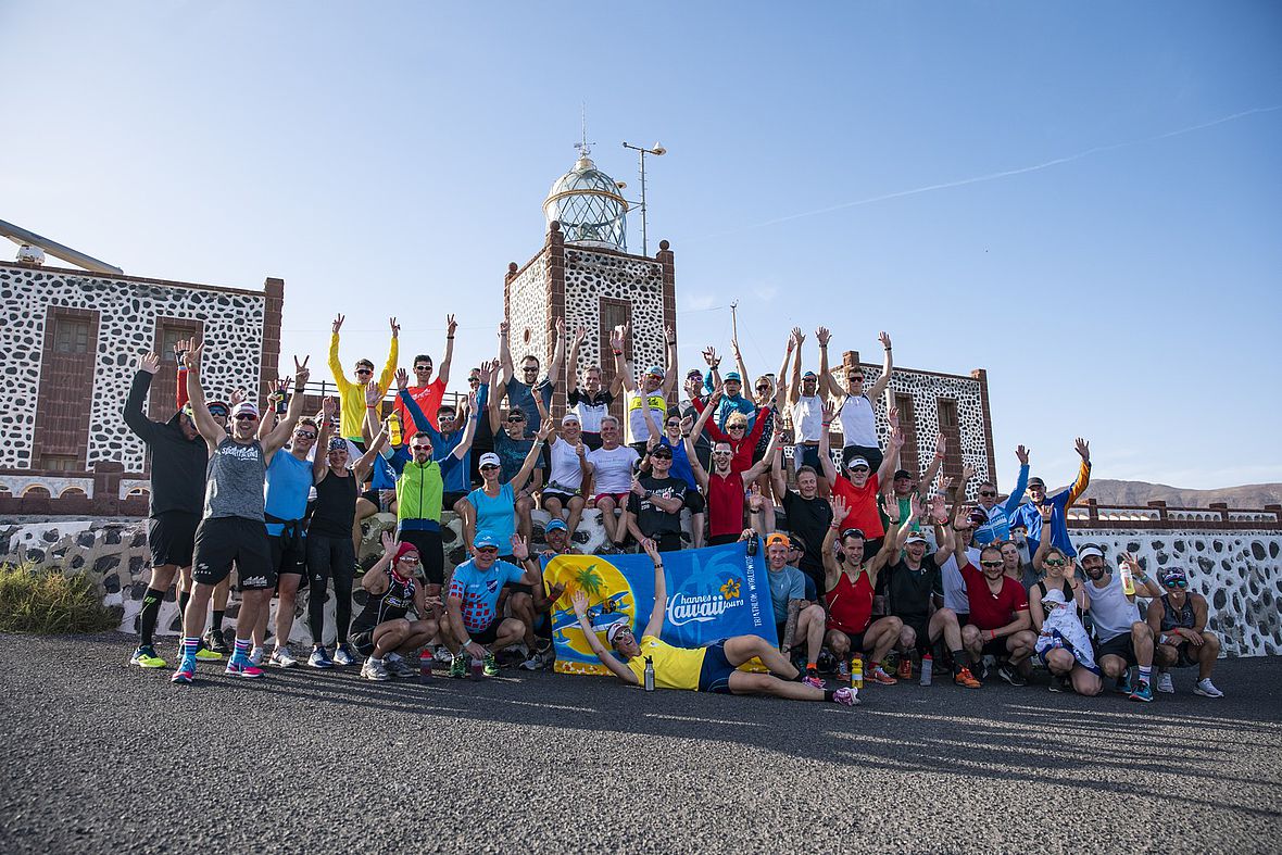 Die Teilnehmer beim HHT-Leuchtturmlauf auf Fuerteventura