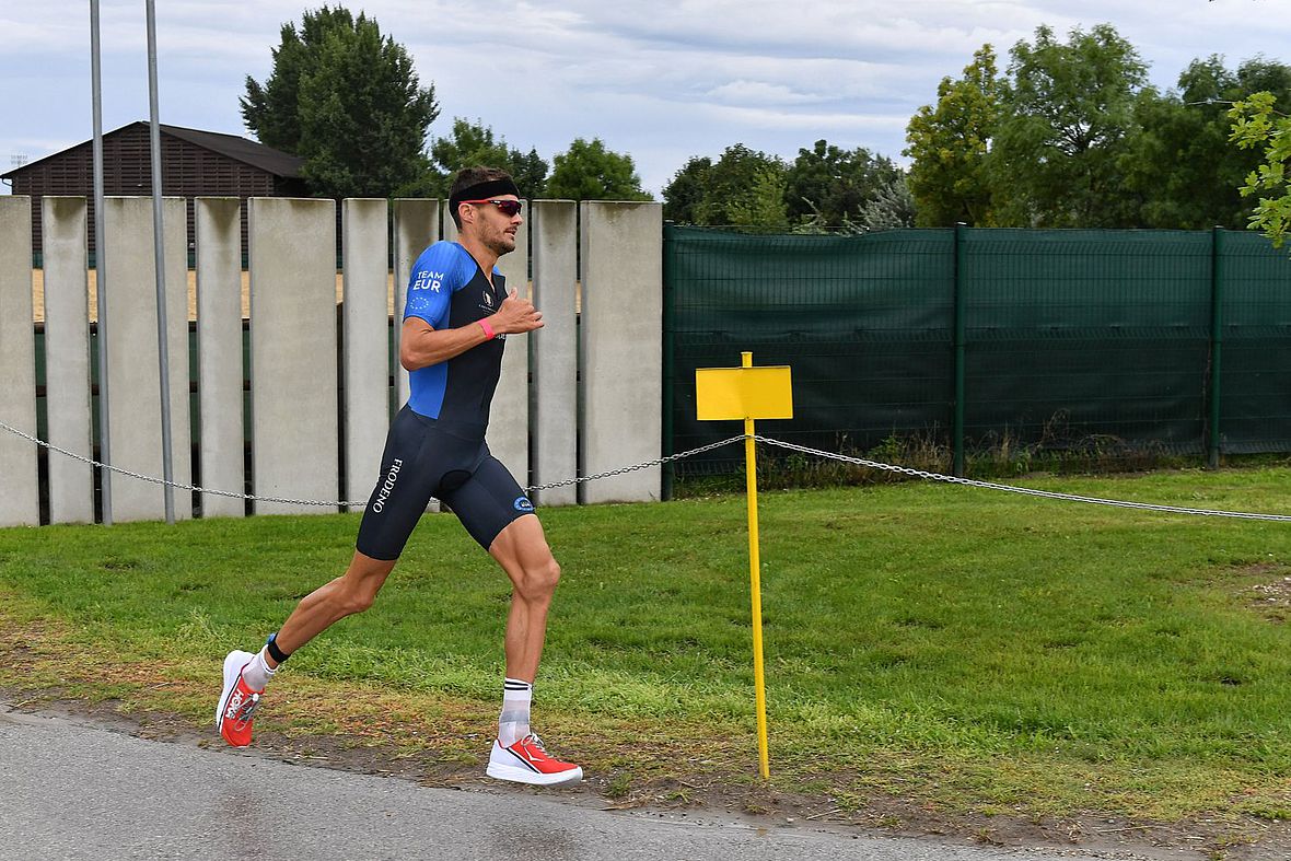 Jan Frodeno macht beim Laufen sein Match klar