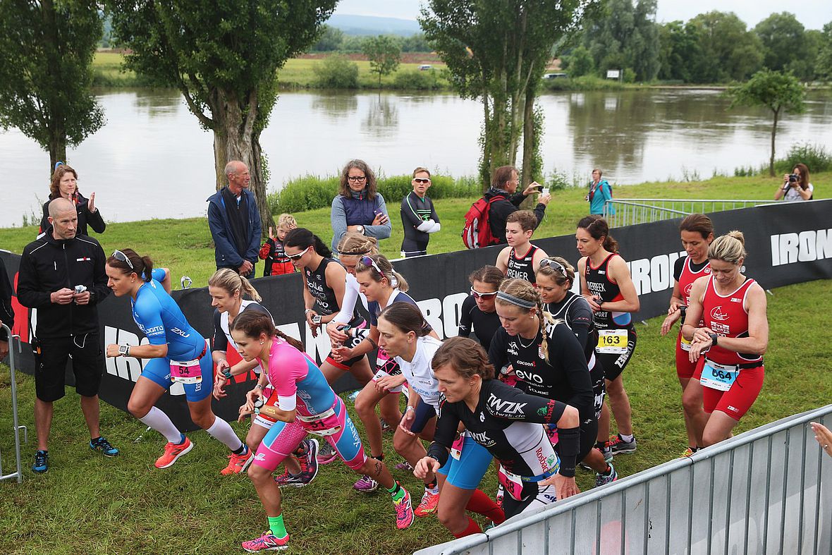 Start der Profi-Frauen beim Ironman 70.3 Luxemburg