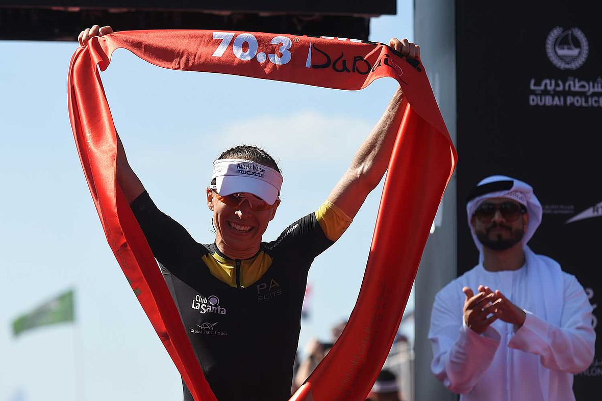 Anne Haug triumphiert beim Ironman 70.3 Dubai 2018