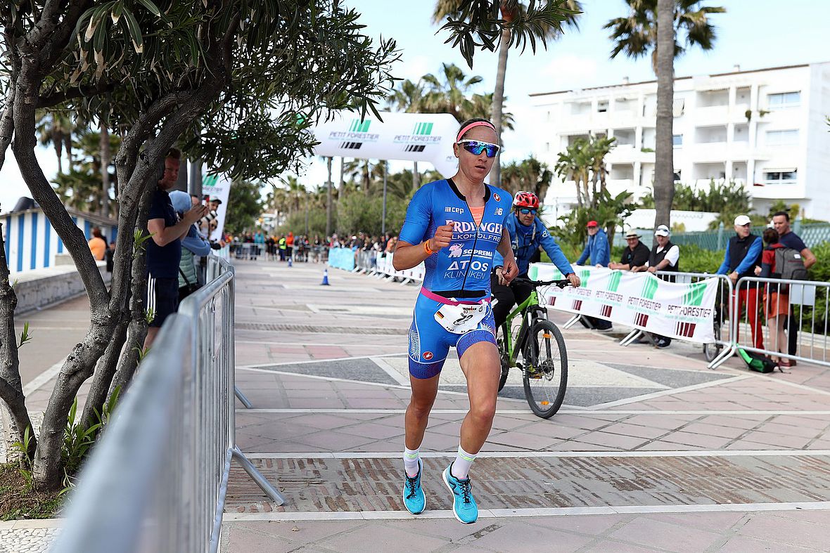 Frontrunnerin: Laura Philipp auf dem Weg zum Sieg beim Ironman 70.3 Marbella