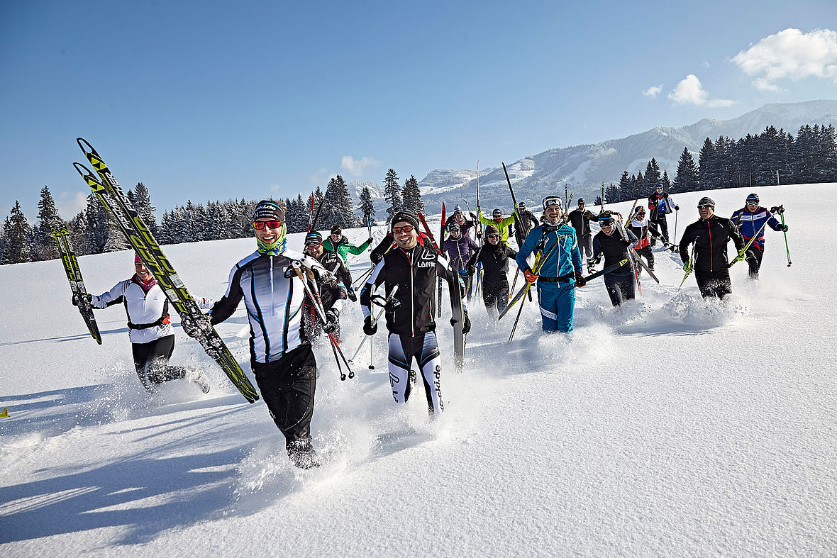 Spaß im Schnee: Ein Langlaufcamp mit Ausdauernetzwerk