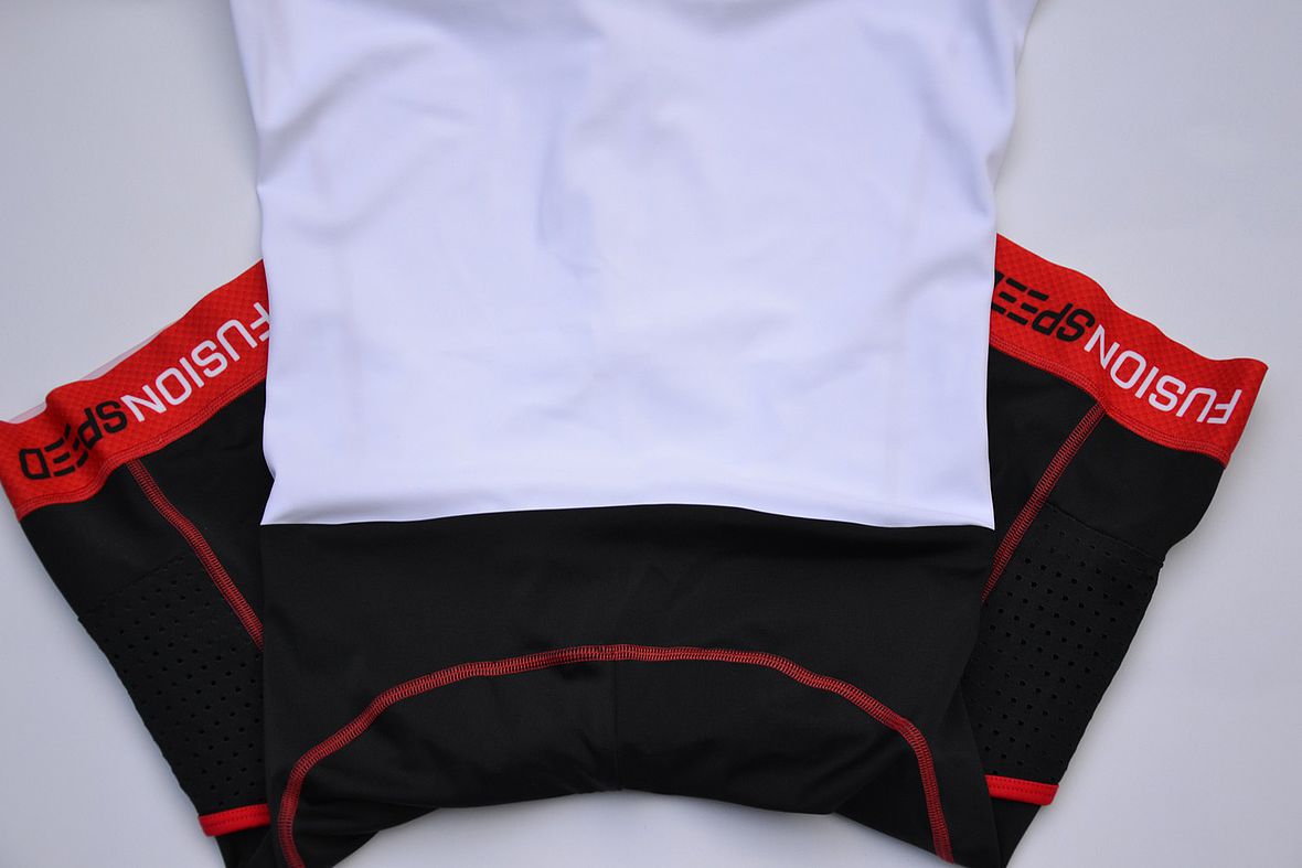 Der Rücken beim Fusion Speed Suit: Eine mittig aufgesetzte Tasche würde uns hier noch gut gefallen