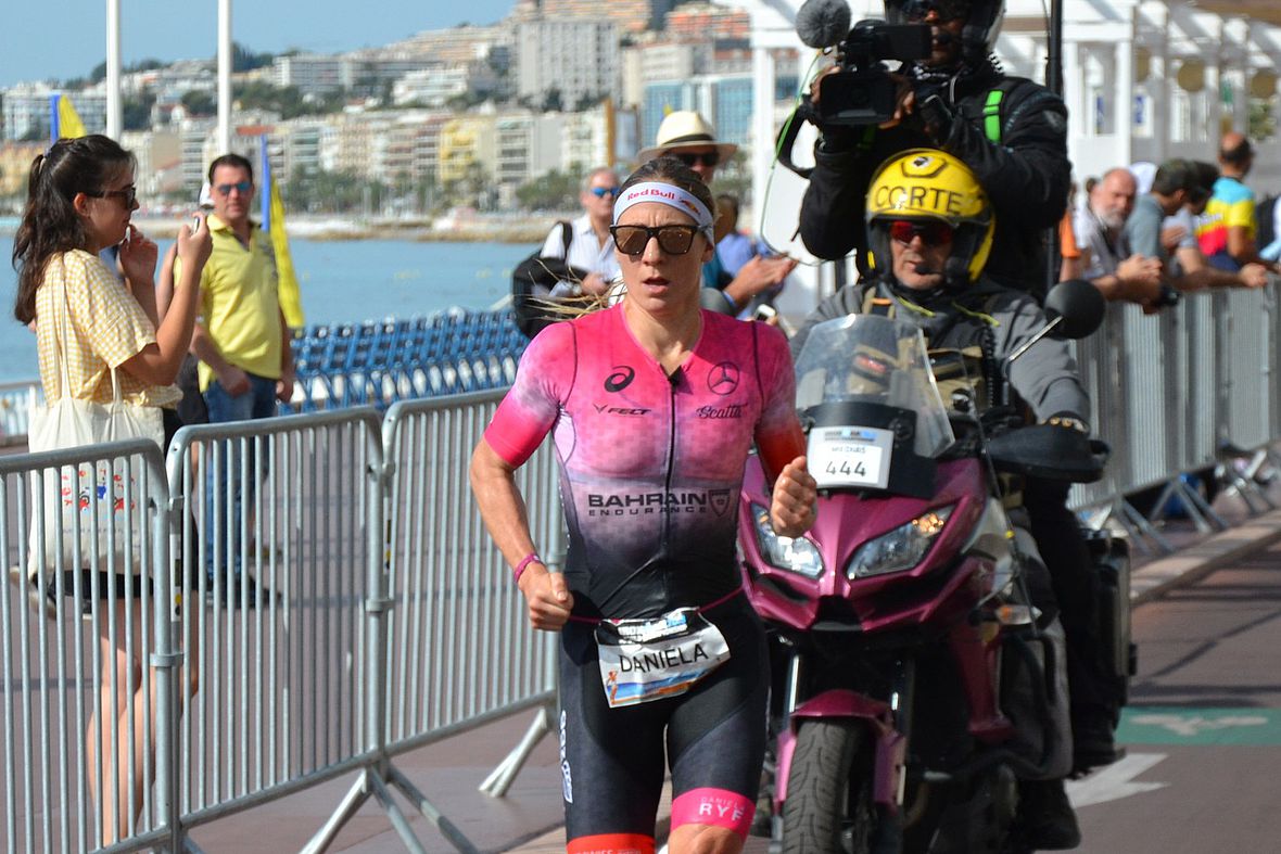 Daniela Ryf läuft in Nizza zu ihrem insgesamt fünften Ironman 70.3 WM-Titel