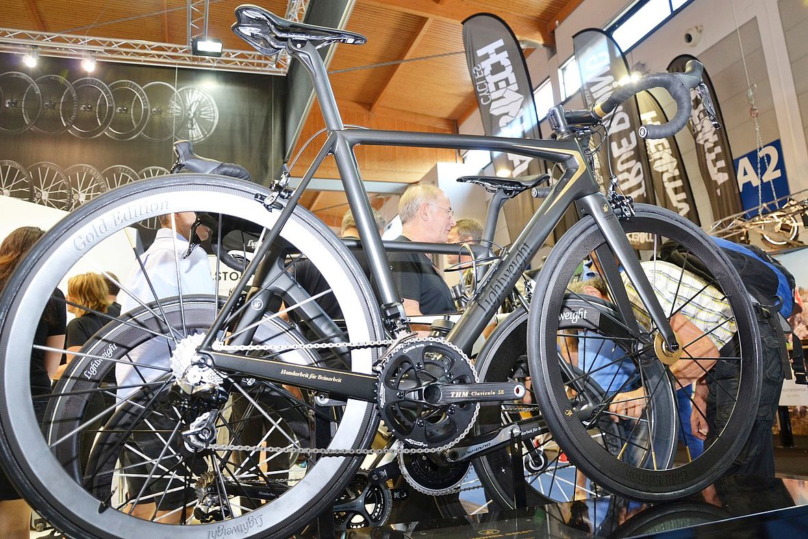 Da wird der Geldbeutel Lightweight: Highend-Bike mit 24-Karat Goldverzierungen - Preis 24.000 € - Auflage 24 Stück