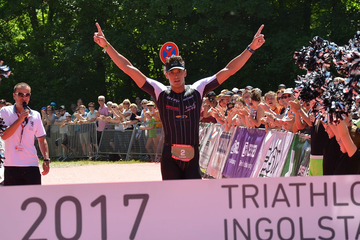 Lukas Wojt holt sich den Sieg auf der Mitteldistanz beim Triathlon Ingolstadt 2017