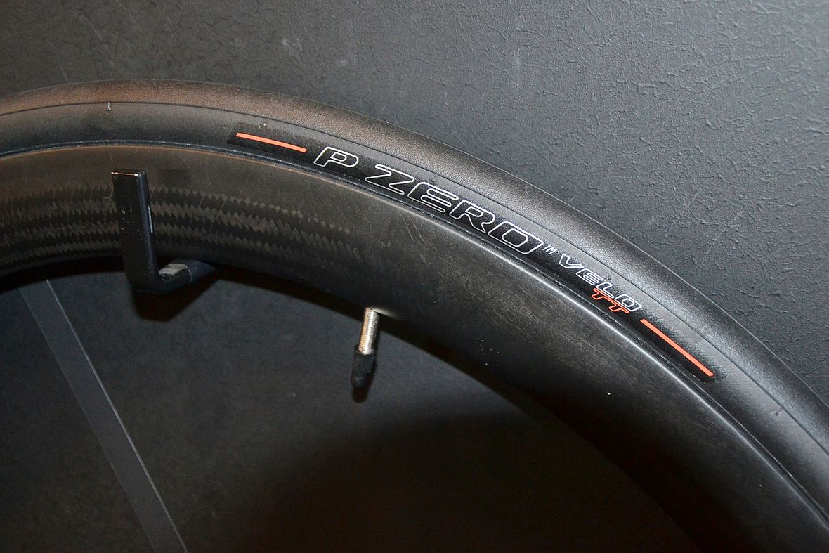 Pirelli P Zero Velo TT - der Reifen um in Formel-1 Geschwindigkeit über die Zeitfahrstrecken zu brettern