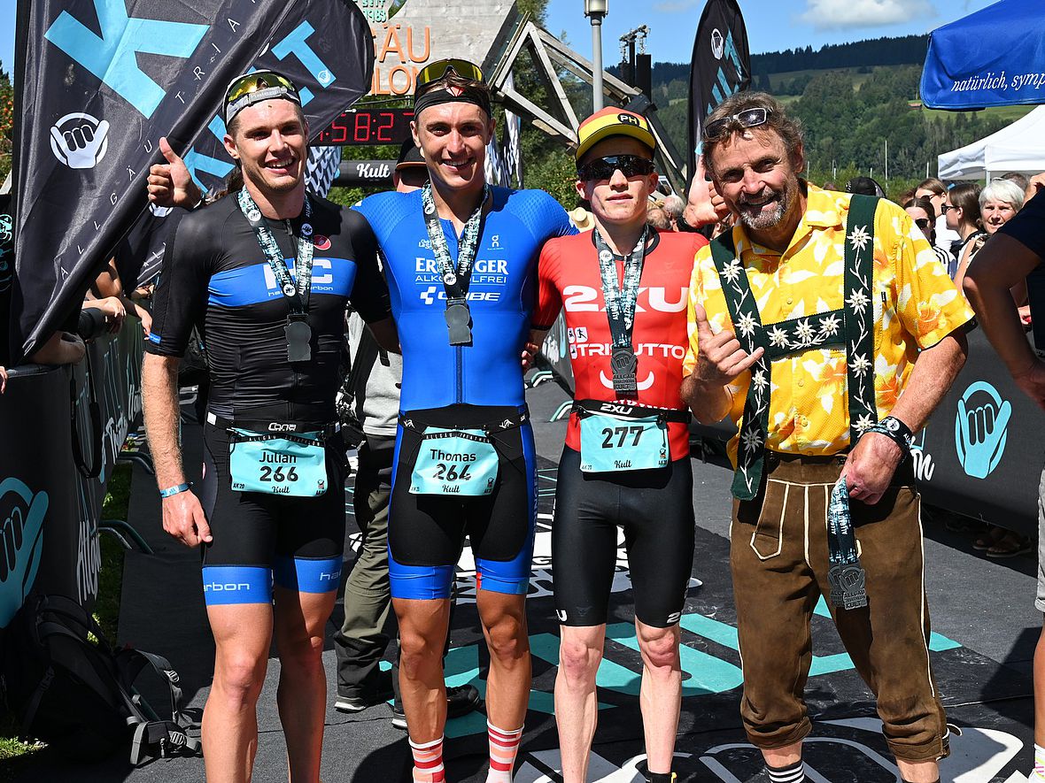 Hannes Blaschke mit den Top 3 der Classic-Distanz: Julian Großkopf, Thomas Ott und Joel Woolridge