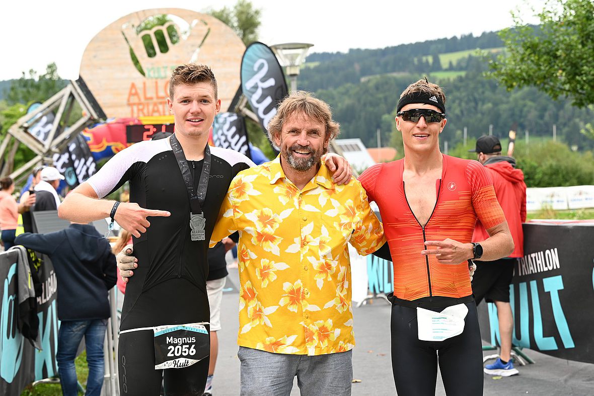 Danke Hannes!!!: Der OLYMP-Sieger Magnus Männer und der zweitplatzierte Thomas Ott mit Organisator Hannes Blaschke