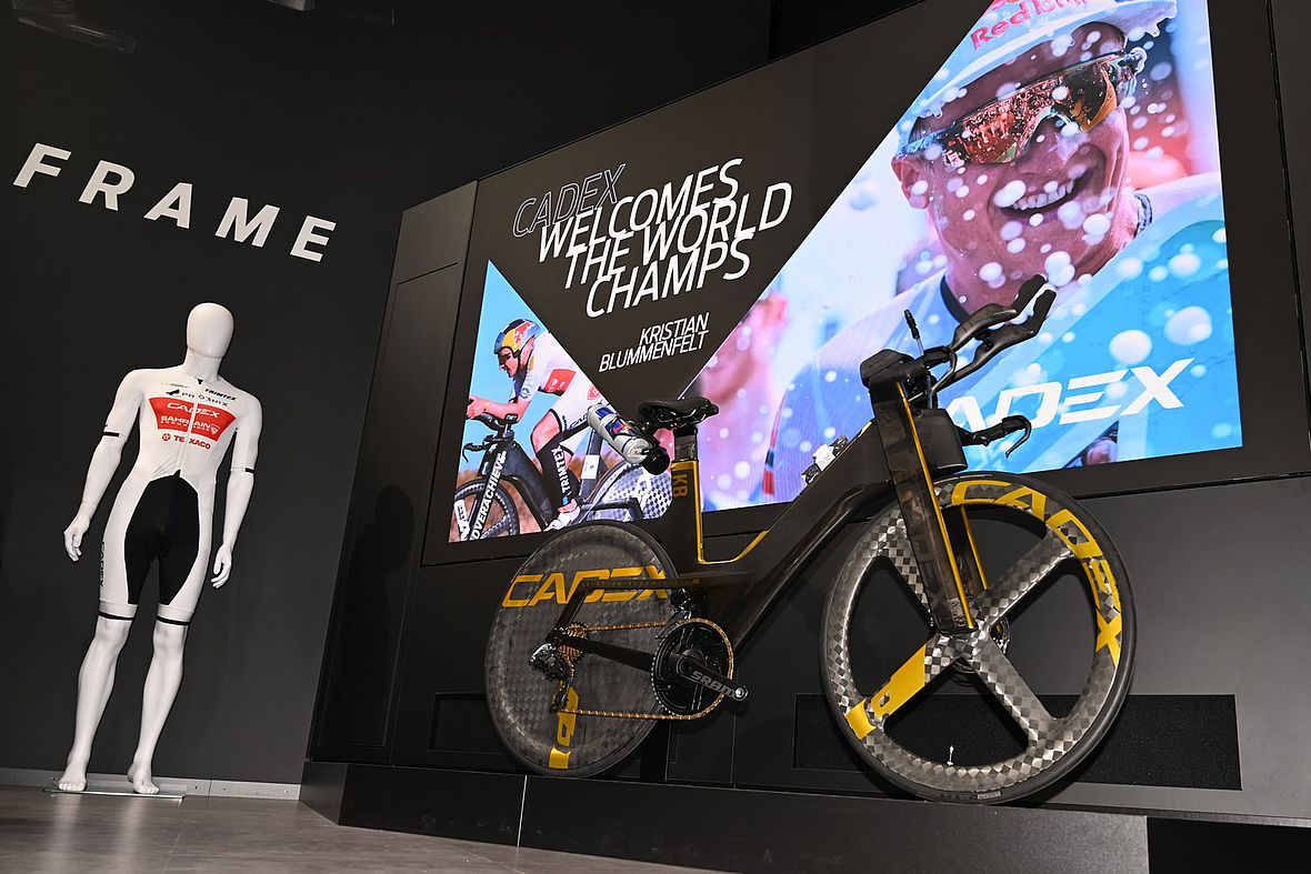 Olympiasieger, Ironman-Weltmeister, Sub7-Rekord: Da muss auch Kristian Blummenfelts Cadex Tribike in Gold erstahlen