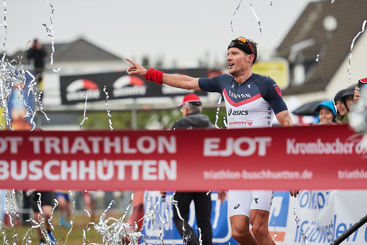 Jan Frodeno ist zurück: Sieg beim Triathlon Buschhütten in 1:38:38 Stunden