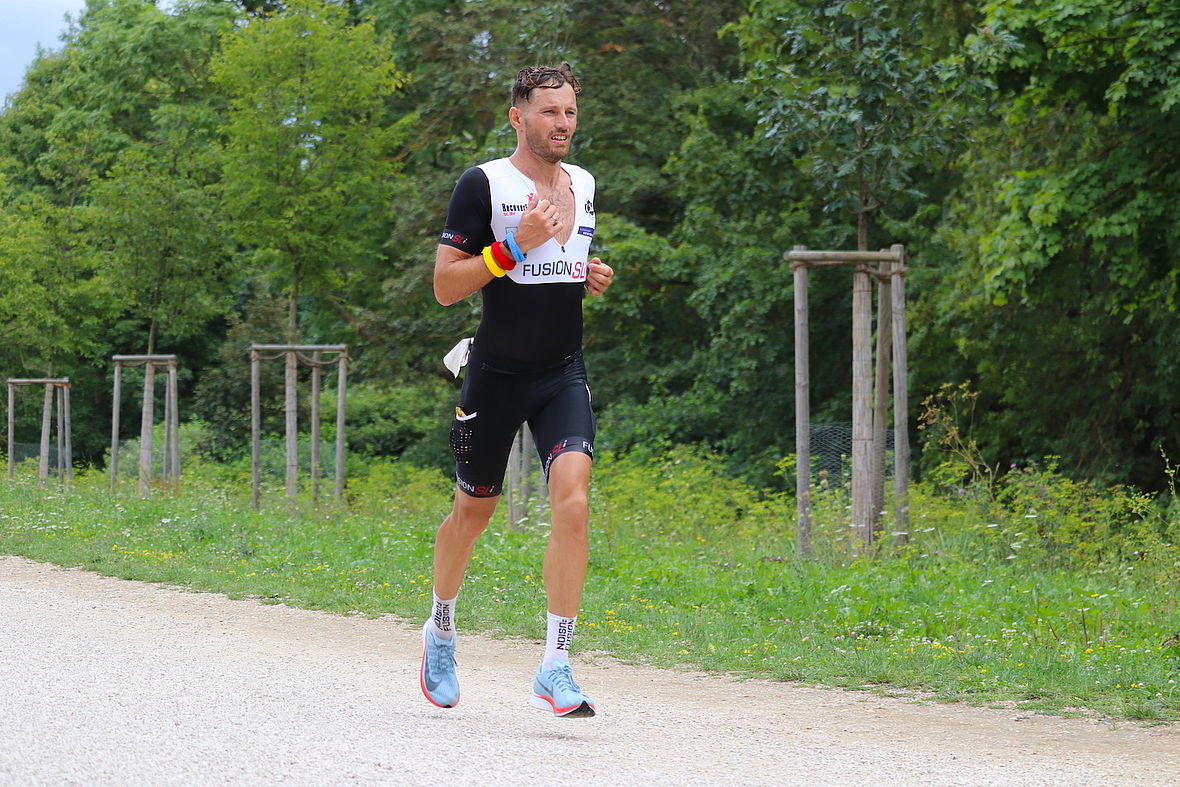 Auf Platz 3 der Däne Chris Fischer mit einem soliden Marathon
