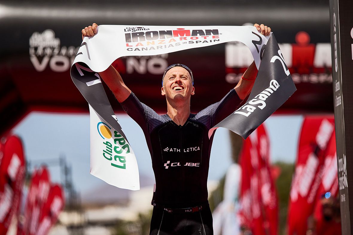 Andi Böcherer gewinnt den Club La Santa Ironman Lanzarote 2021 in 8:34:11 Stunden