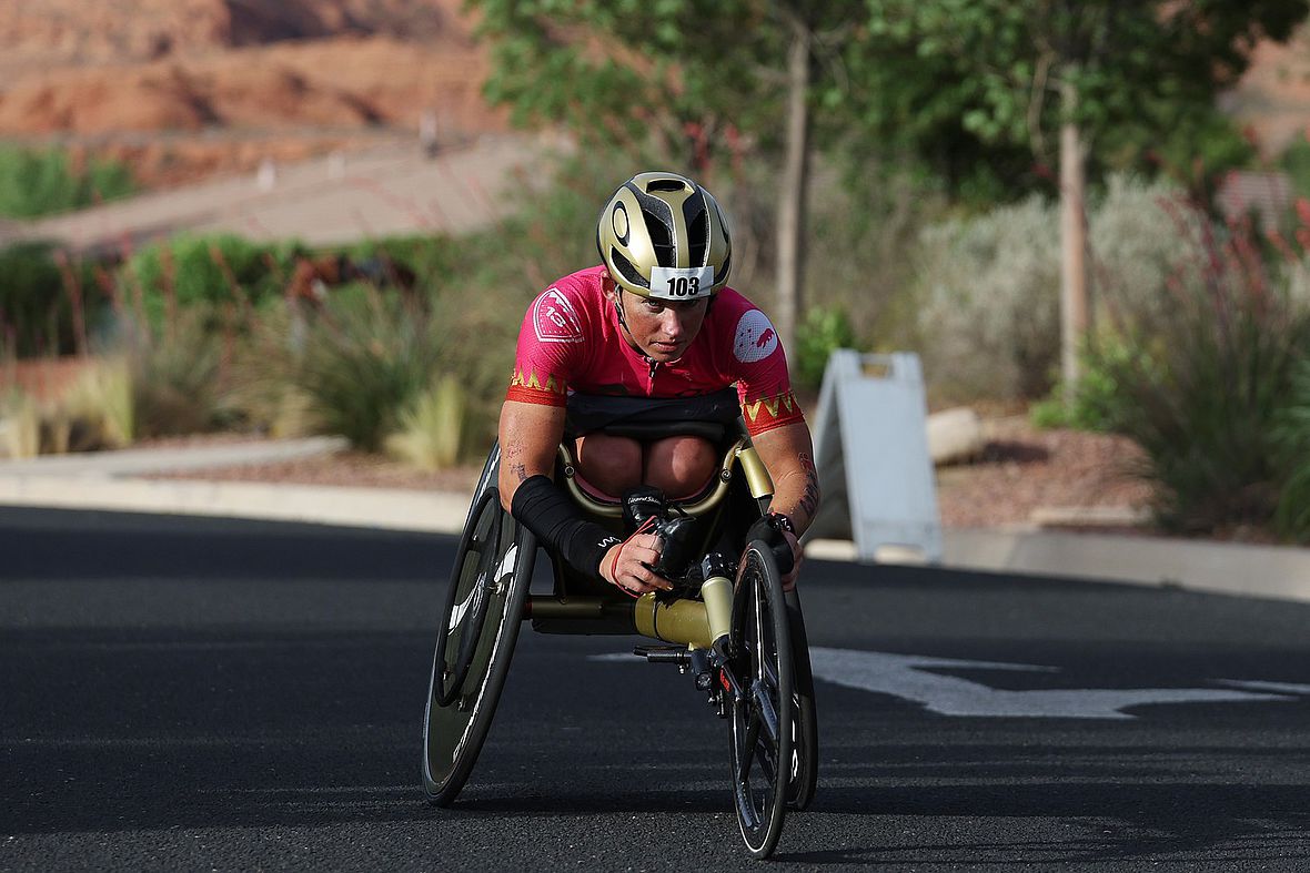 Wheelchair-Athletin Lauren Parker - die Australiern sollte nach 14:00:07 Stunden ins Ziel kommen!