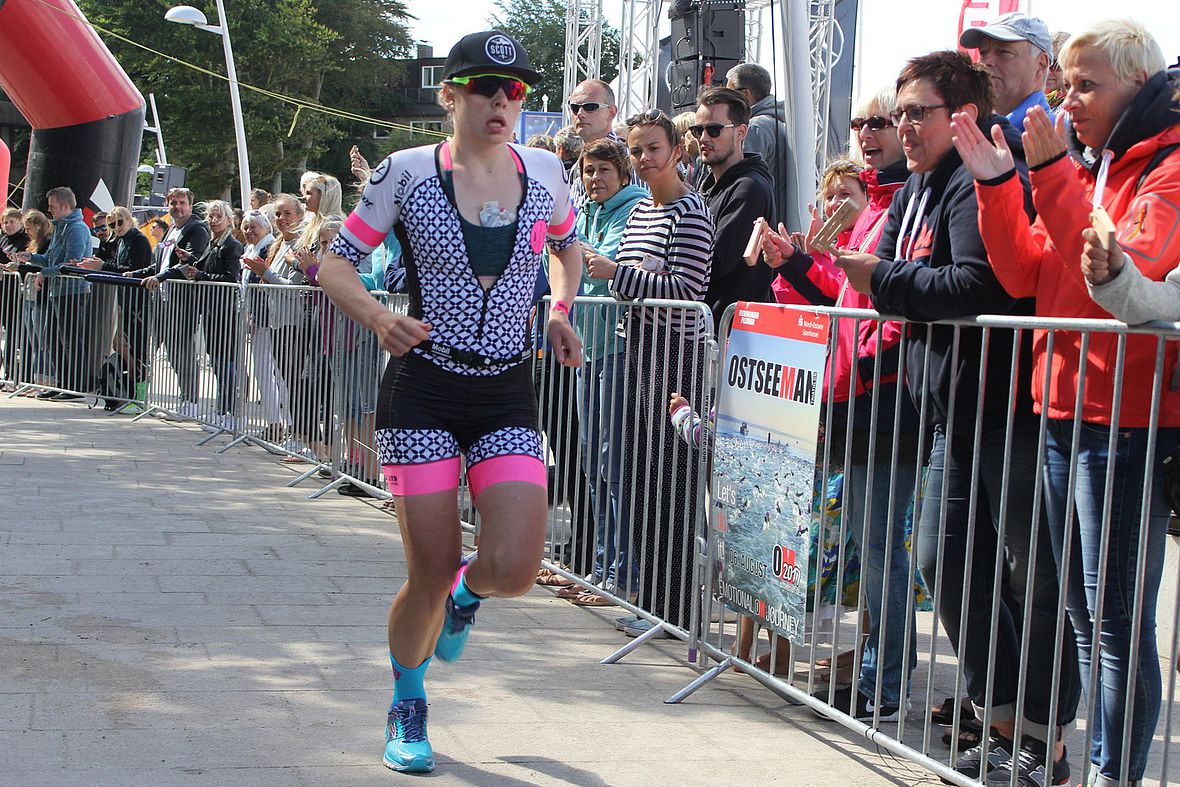 Liesa Schmidt im Marathon auf der Glücksburger Promenade