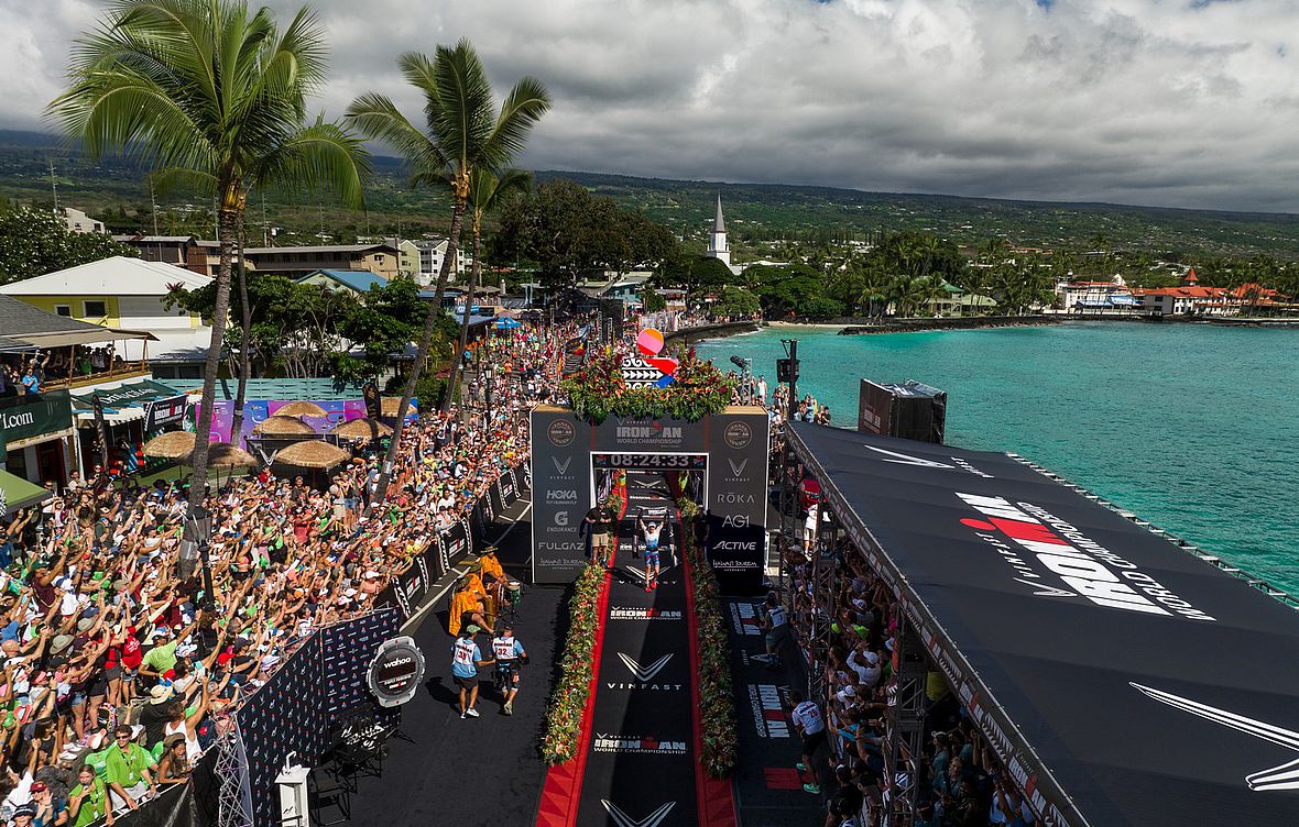 Die Finishline des Ironman Hawaii am Alii Drive