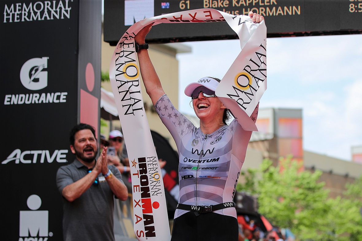 Jocelyn McCauley gewinnt den Ironman Texas 2022
