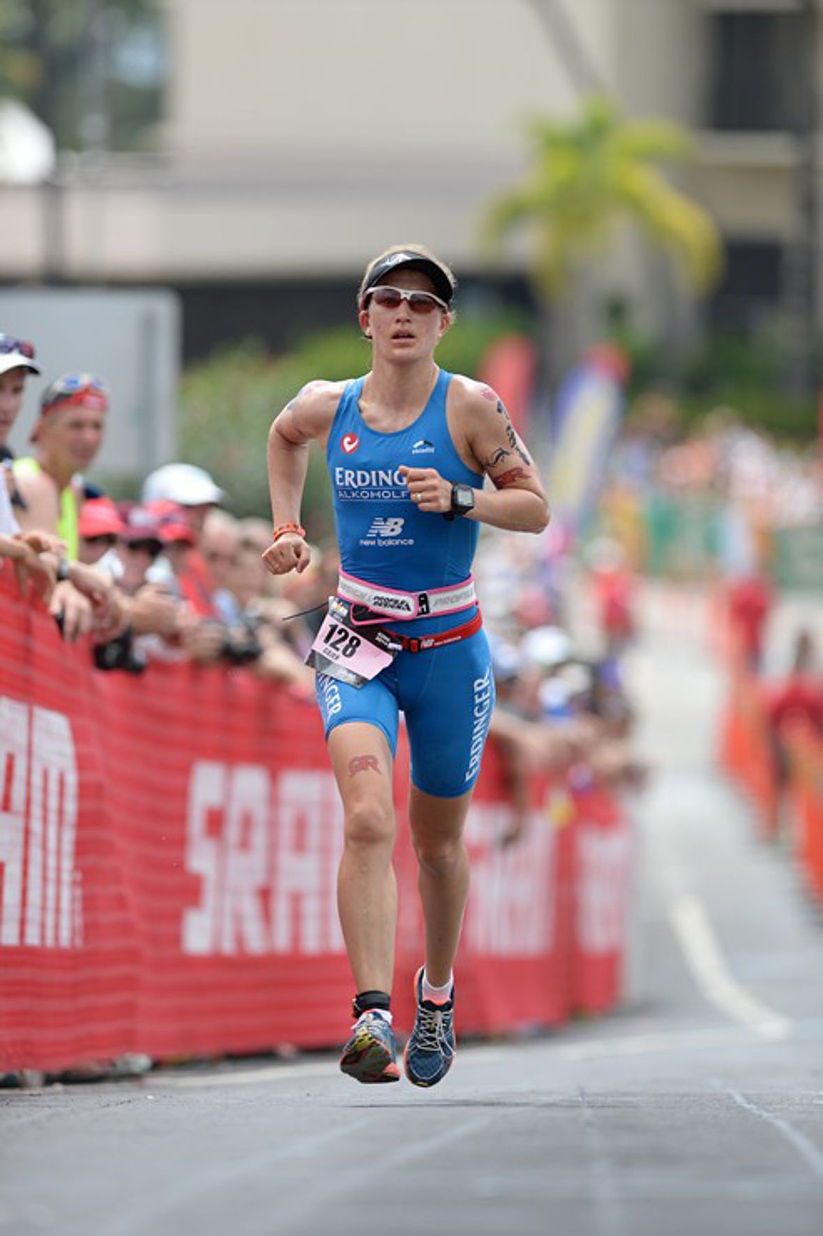 Julia Gajer: Start in den ersten Marathon in Kona