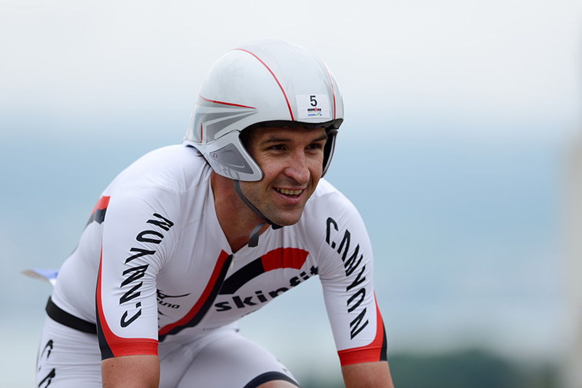 2014: Schon beim Radfahren hat Boris Stein beim Ironman Zürich ein Lächeln im Gesicht - es sollte sein Tag werden!