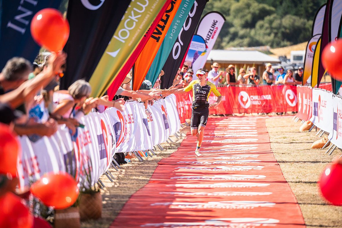 Gelungener Einstieg in die Abschiedstour: Sebastian Kienle feiert seinen dritten Platz in Wanaka