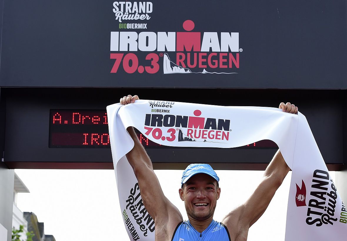 Gewohntes Bild: Andreas Dreitz gewinnt auf Rügen das vierte Ironman 70.3-Rennen der Saison 2016