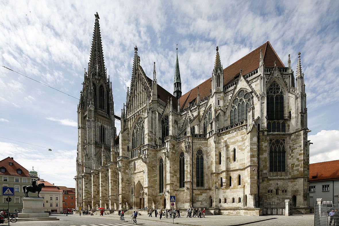 Der Regensburger Dom St. Peter: Auf dem Domplatz findet der Zieleinlauf des Challenge Regensburg statt