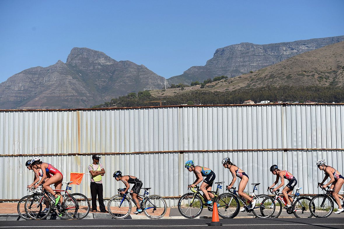 Triathlon in Kapstadt - den Tafelberg im Hintergrund
