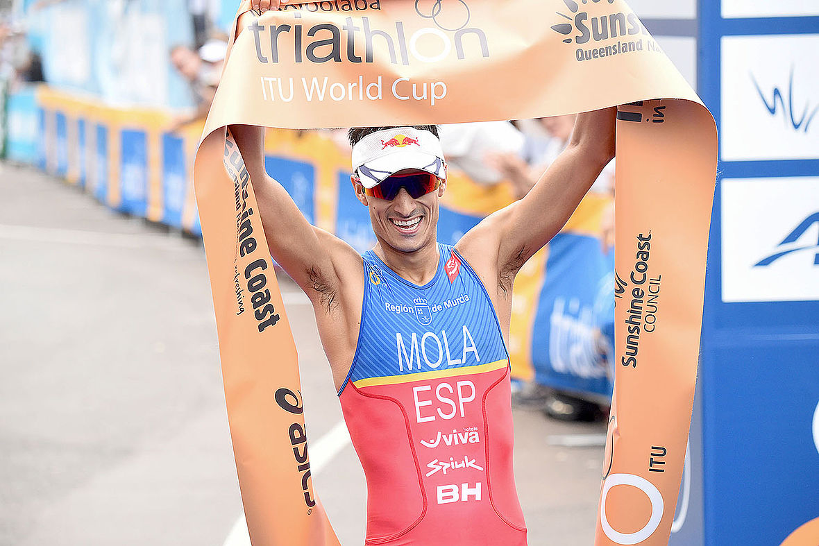 Mario Mola gewinnt auch den Weltcup-Auftakt in Mooloolaba