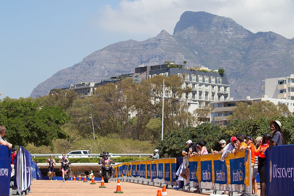 Duell um den Sieg im Frauenrennen im Schatten des Tafelbergs