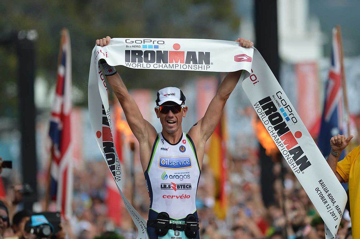 2013: Frederik Van Lierde gewinnt in 8:12:29 Stunden den Ironman Hawaii - seine Splits: Schwimmen 51:02 / Radfahren 4:25:37 / Laufen 2:51:18