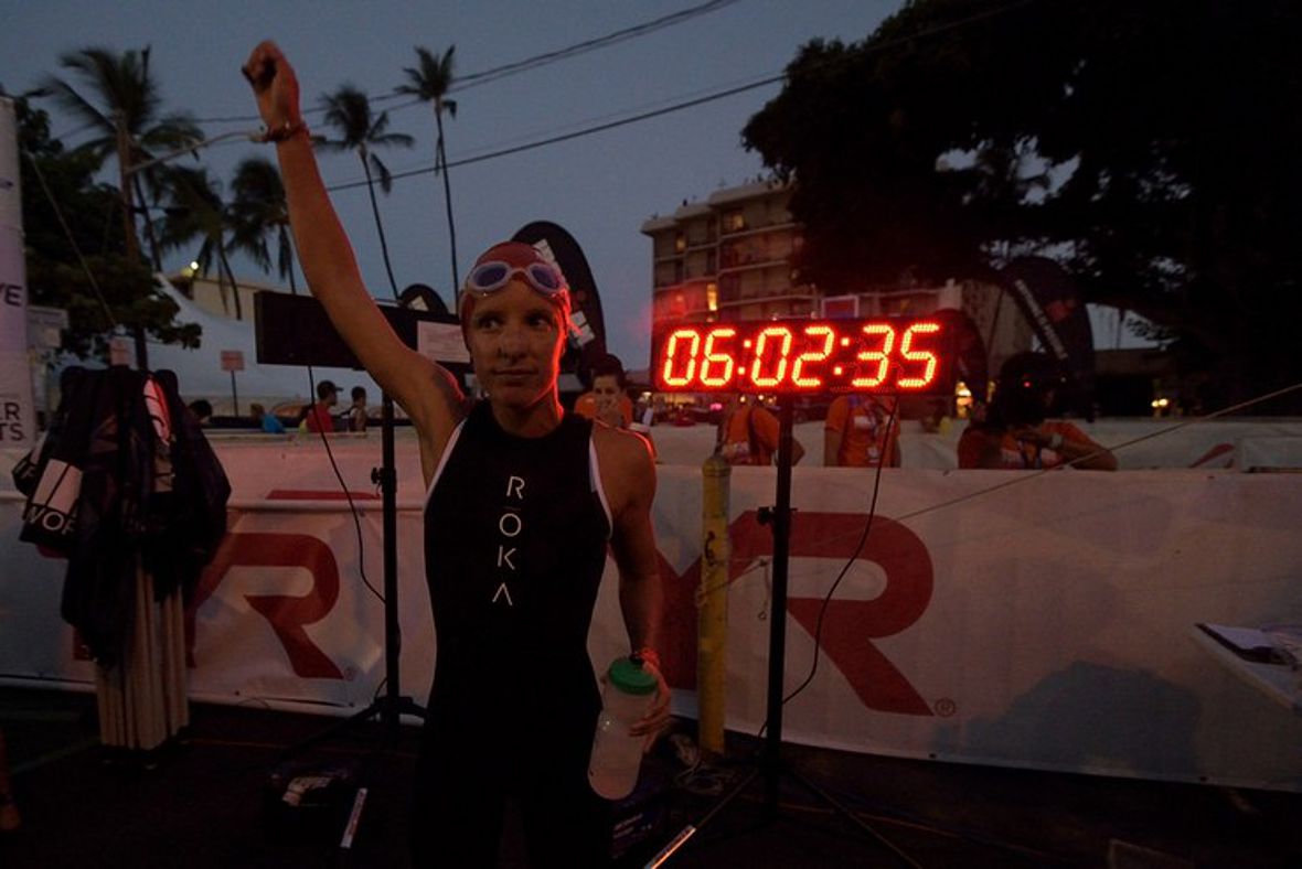 6:02:35 Uhr: Noch eine knappe halbe Stunde bis zum Start des Ironman Hawaii 2014.