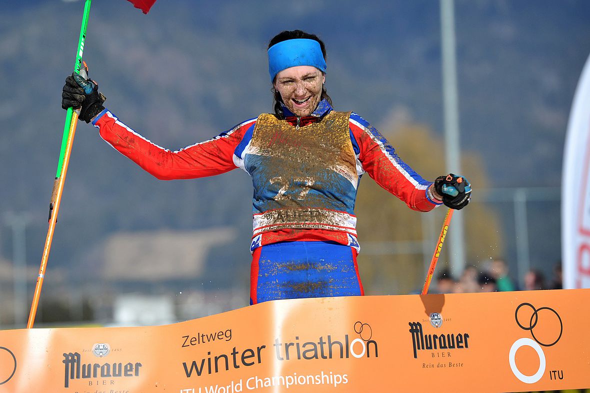 Die neue Wintertriathlon-Weltmeisterin Yulia Surikova