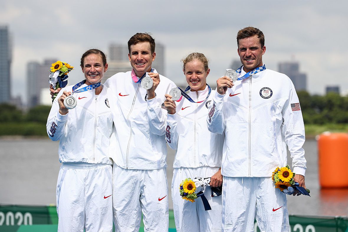Die USA holt Silber: Katie Zaferes, Kevin McDowell, Taylor Knibb und Morgan Pearson (v.l.)