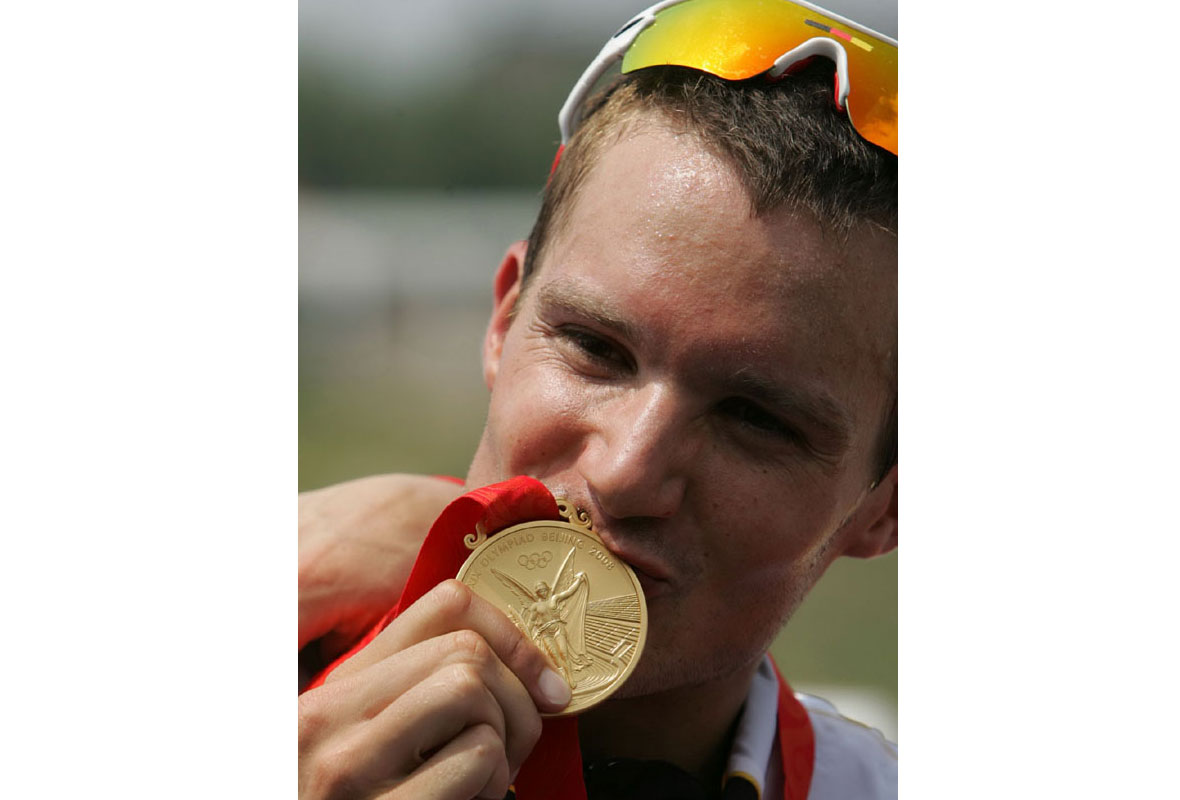 2008: Frodo verteilt olympische Goldküsschen